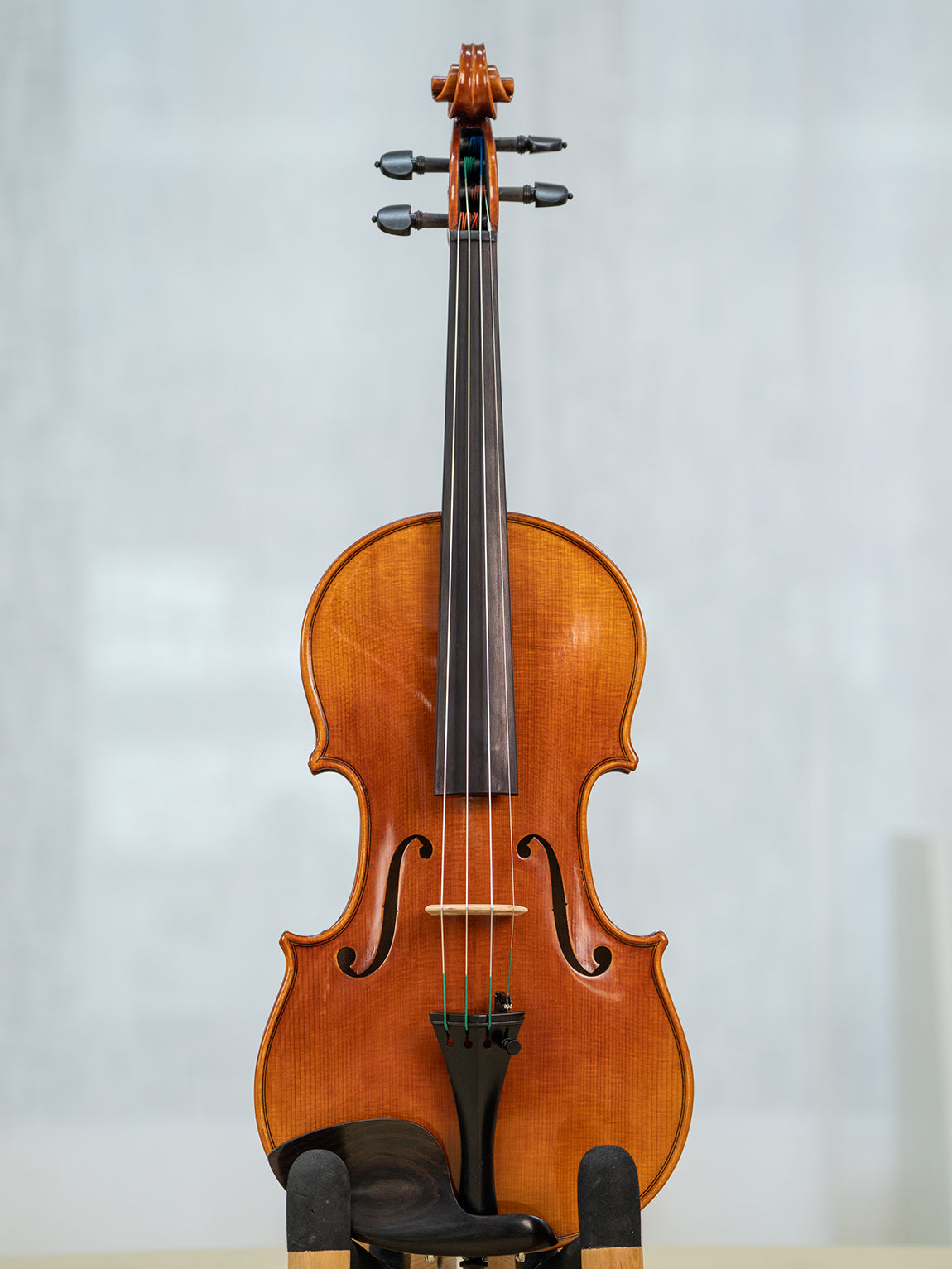 IUEStrings Studio Series Professional Violin Outfit